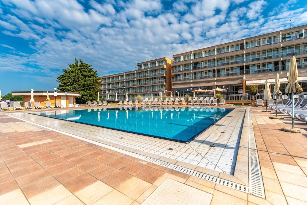 Arena Hotel Holiday Medulin Luaran gambar