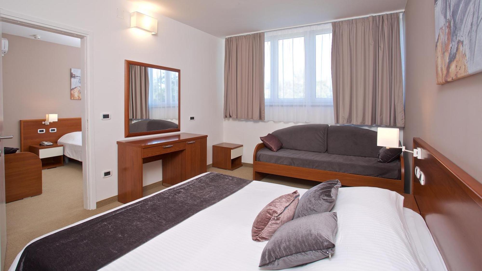 Arena Hotel Holiday Medulin Luaran gambar