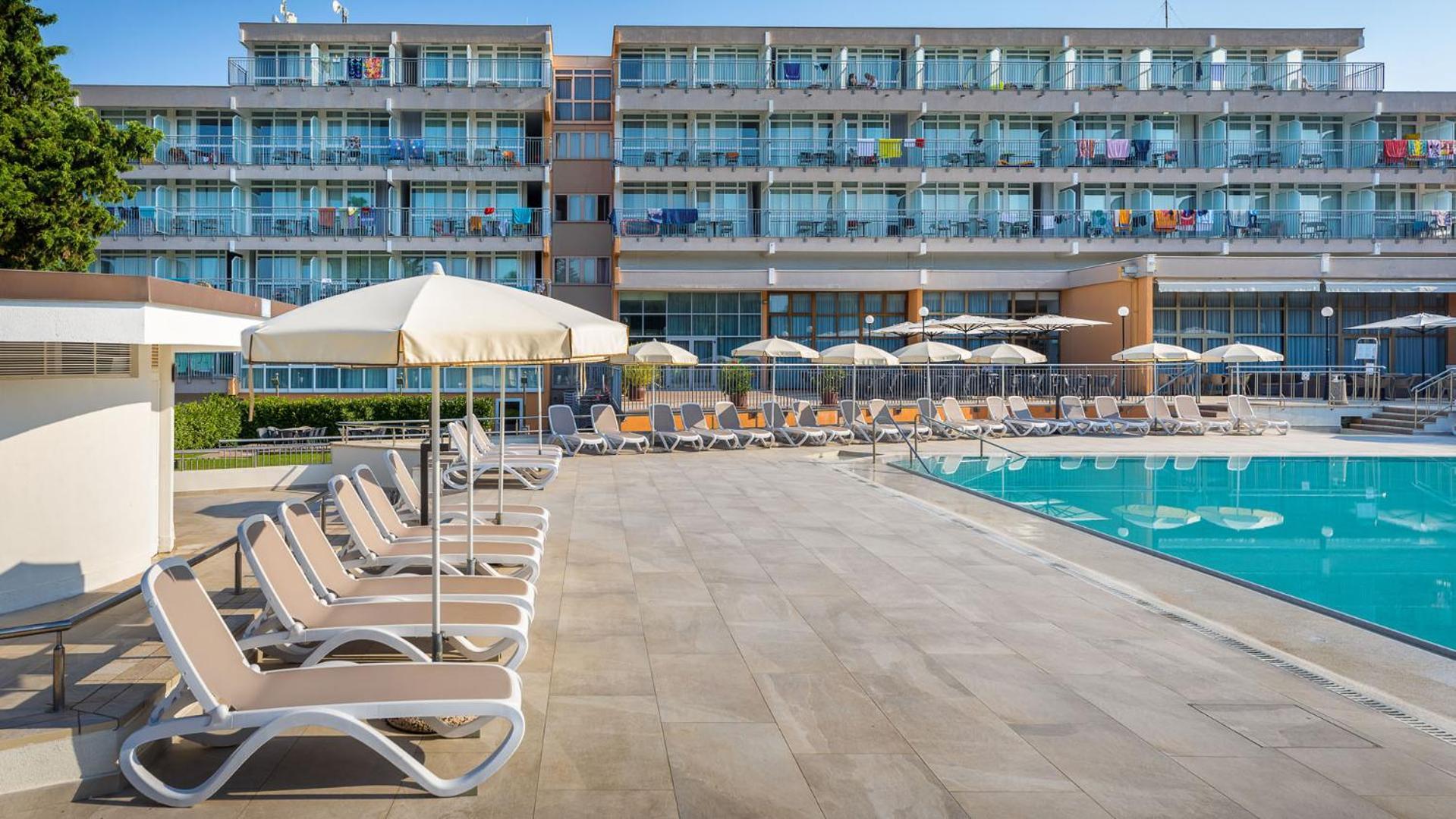Arena Hotel Holiday Medulin Luaran gambar